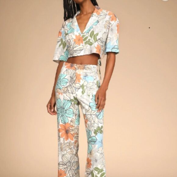 Lulus Floral Print Tie-Back Button-Up Crop Top Medium - Picture 3 of 3